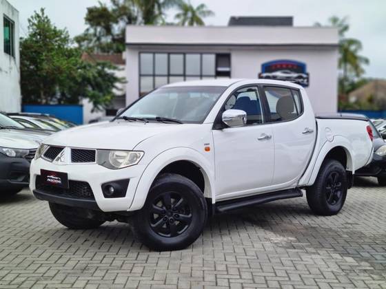 MITSUBISHI L200 TRITON 3.5 HPE 4X4 CD V6 24V FLEX 4P AUTOMÁTICO